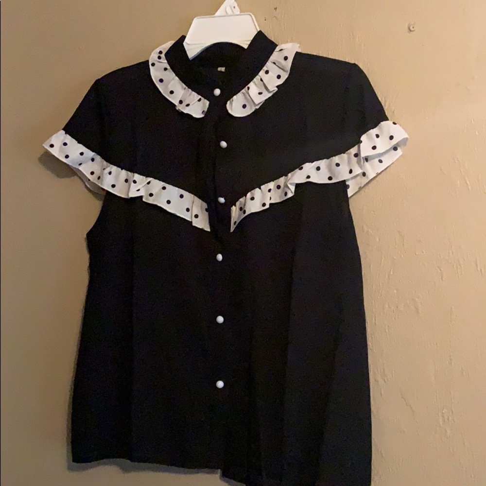 Cropped sleeve blouse